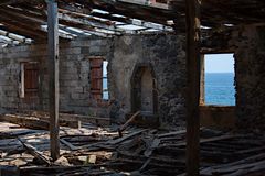 Ruine mit Blick aufs Meer