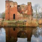 Ruine mit Spiegelung