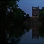 Ruine Nordhusen mit Steinbruchsee und Regen