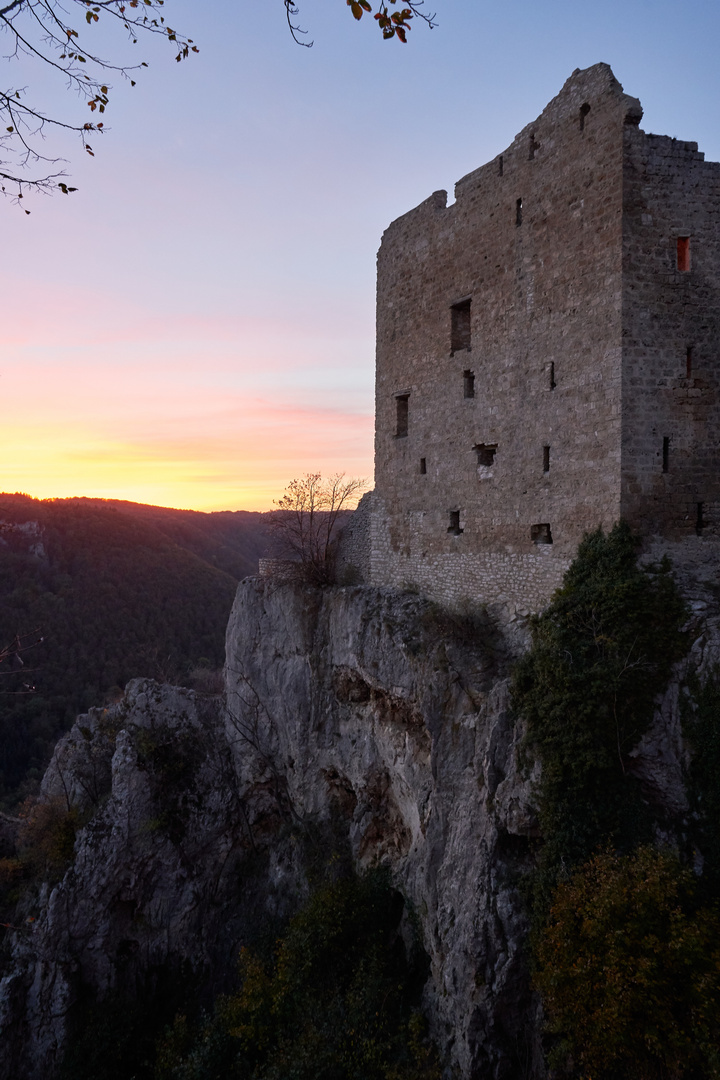 Ruine Reußenstein im Abendrot