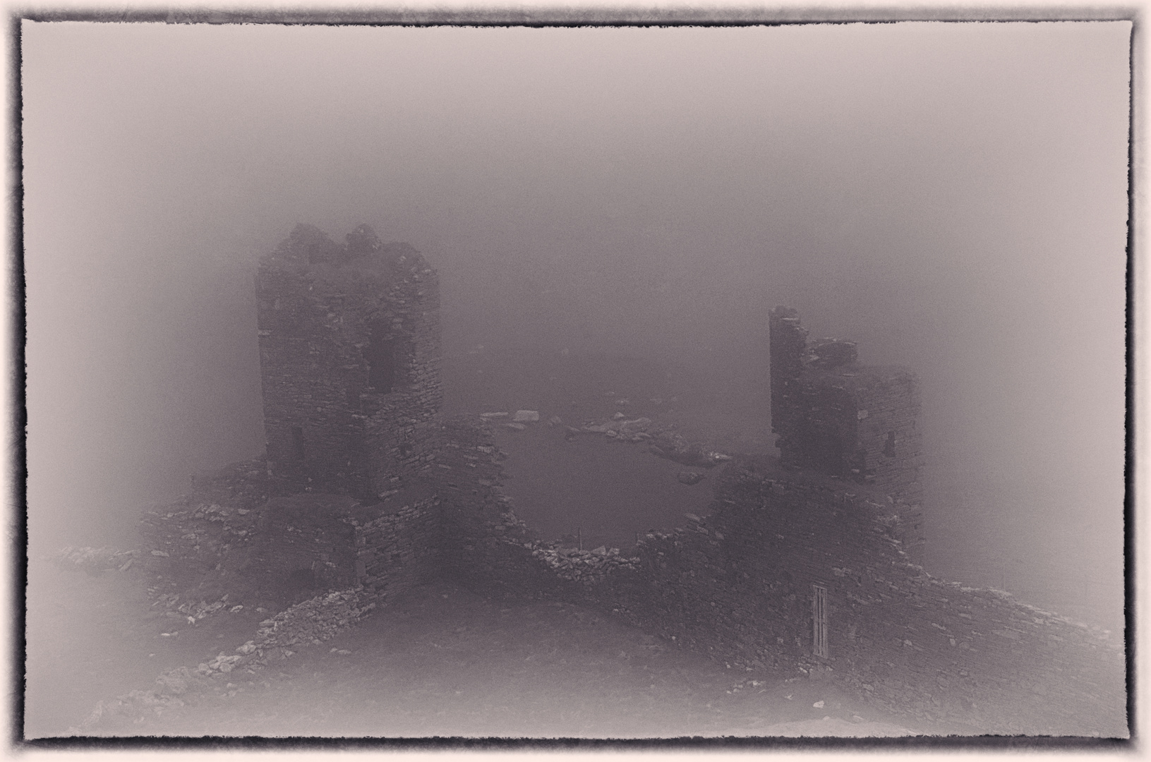 Ruine_im_Nebel