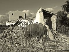 Ruinen einer Weinkelterei / La cantina morta (2)