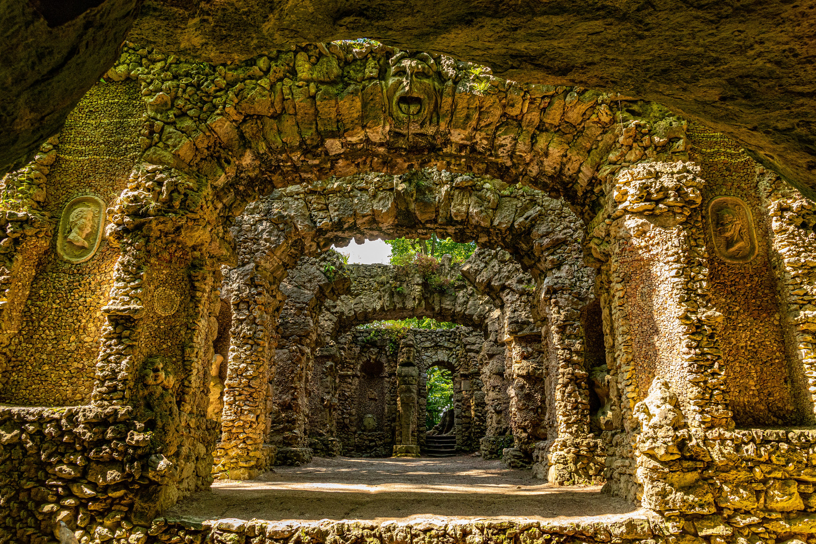 Ruinen- und Grottentheater