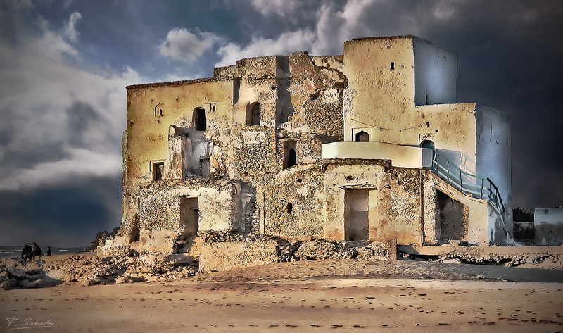 Ruines a la vora de la mar ( Ruinas cerca del mar?