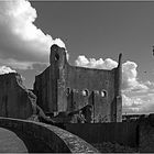 Ruines du Château Baronnial  --  Chauvigny (Vienne)