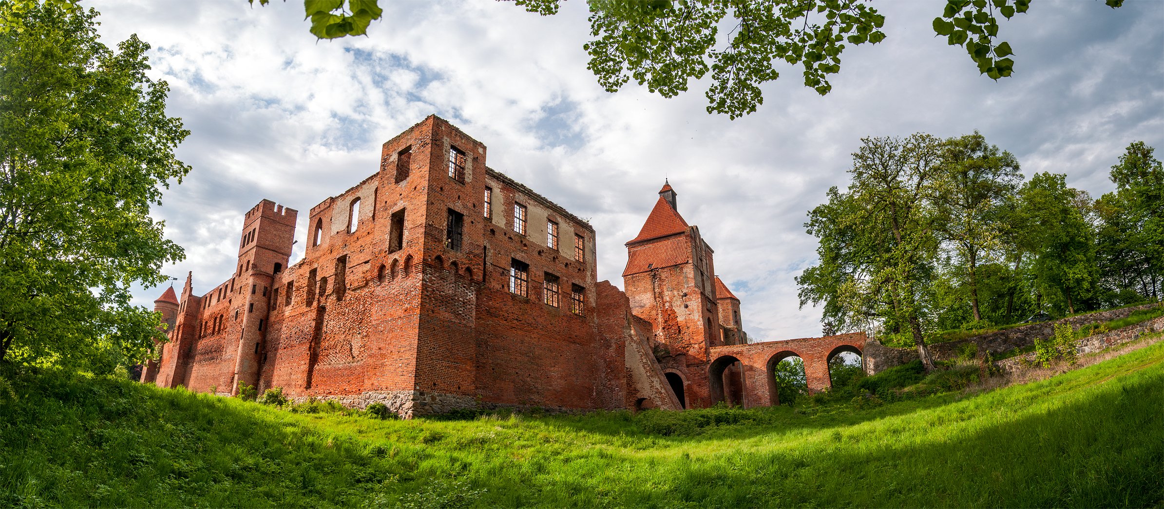 ruins of Szymbark castle #014