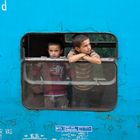 Rumänienrundreise 7 - Kinder in einem Zug im Bahnhof von Baile Herculane