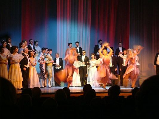 Rumänische Nationaloper tanzt Verdi