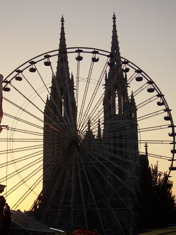 Rummel um die Kirche