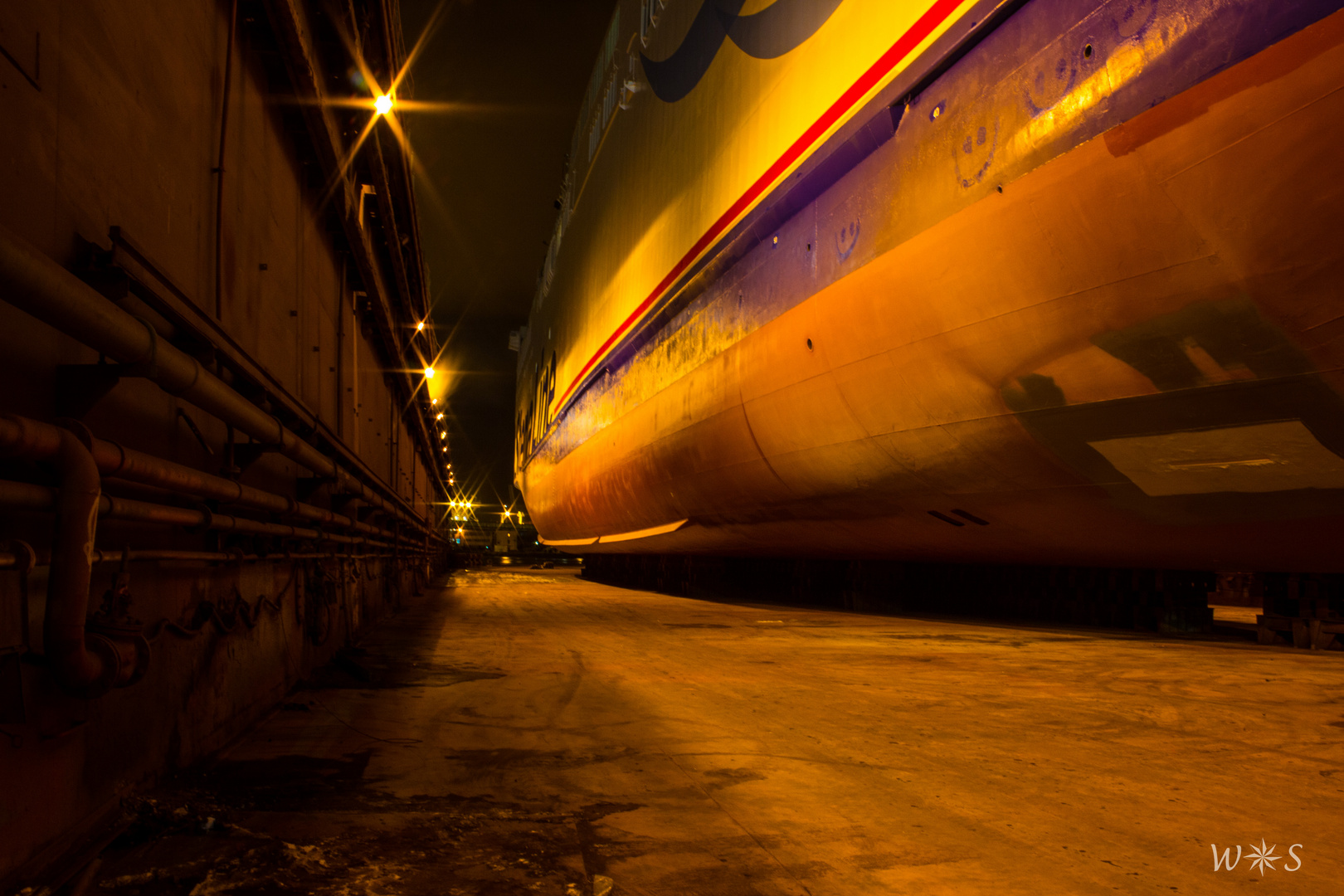 Rumpf eines Schiffes im Trockendock