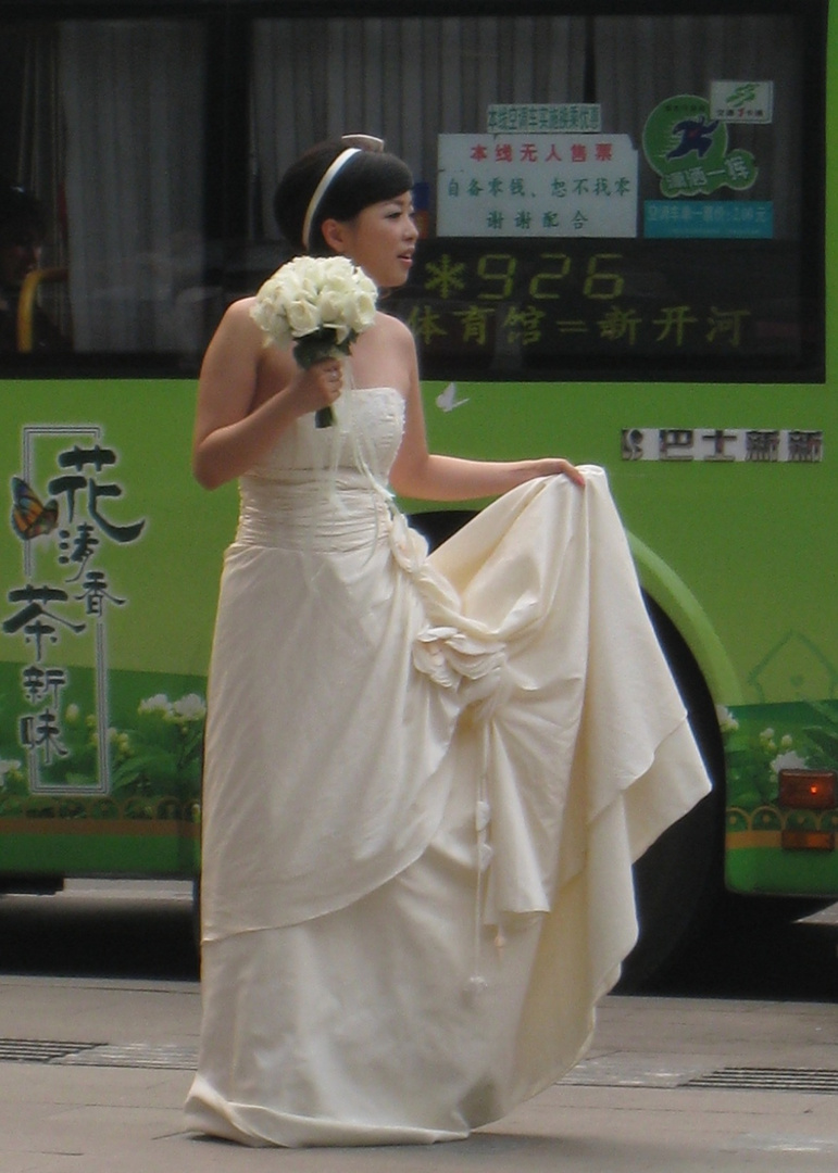 Runaway bride... or waiting for the groom?