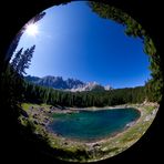 Rund-Blick über den Karersee zum Latemar