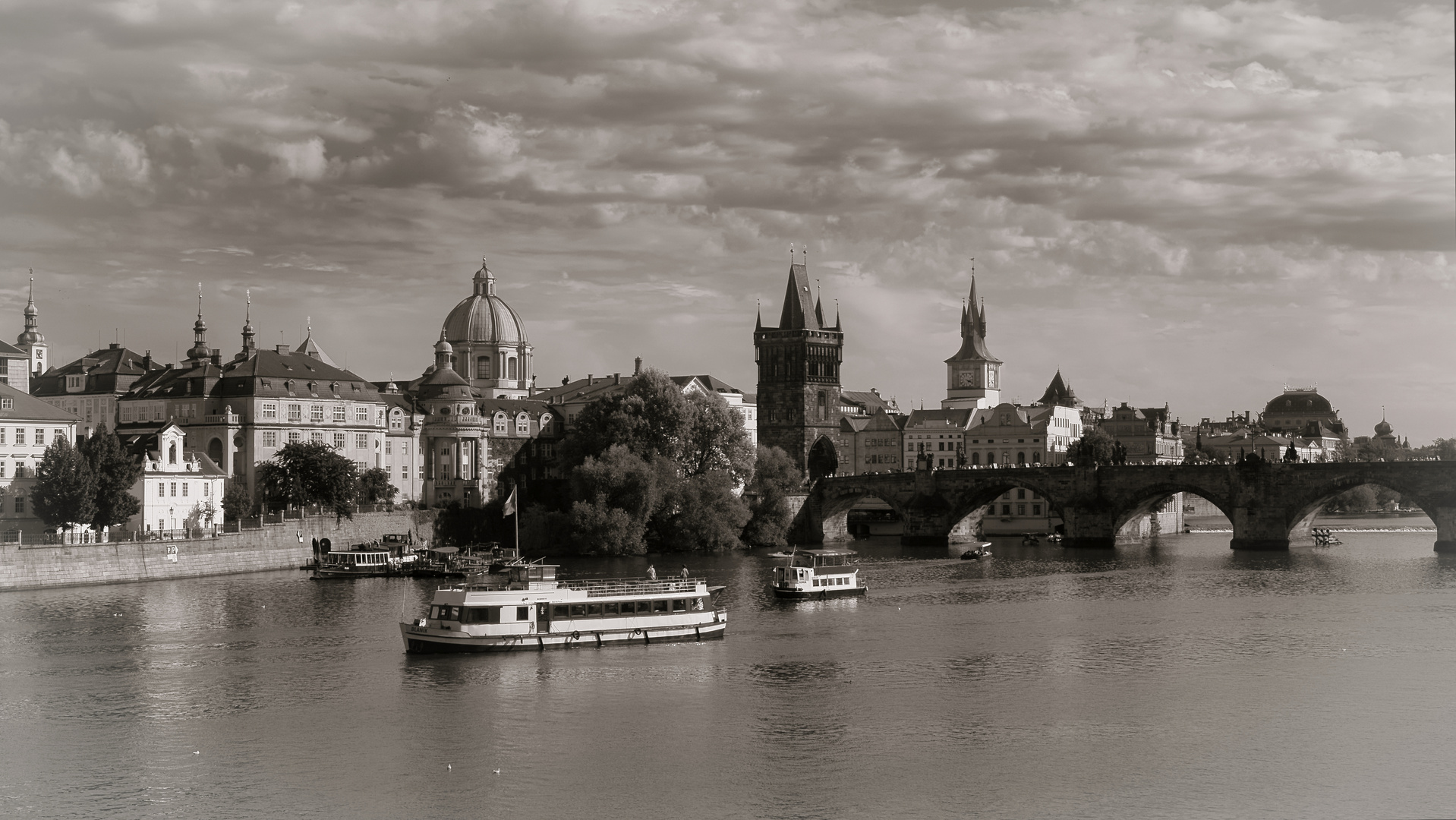 Rund um die Karlsbrücke