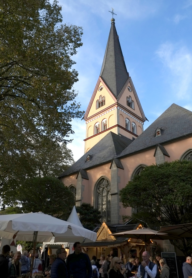 rund um die Kirche