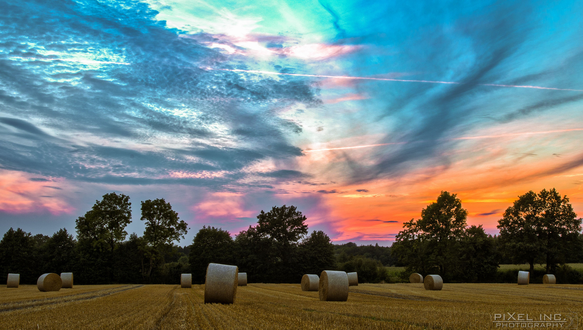 Rundballen bei Sonnenuntergang oder so... ;)