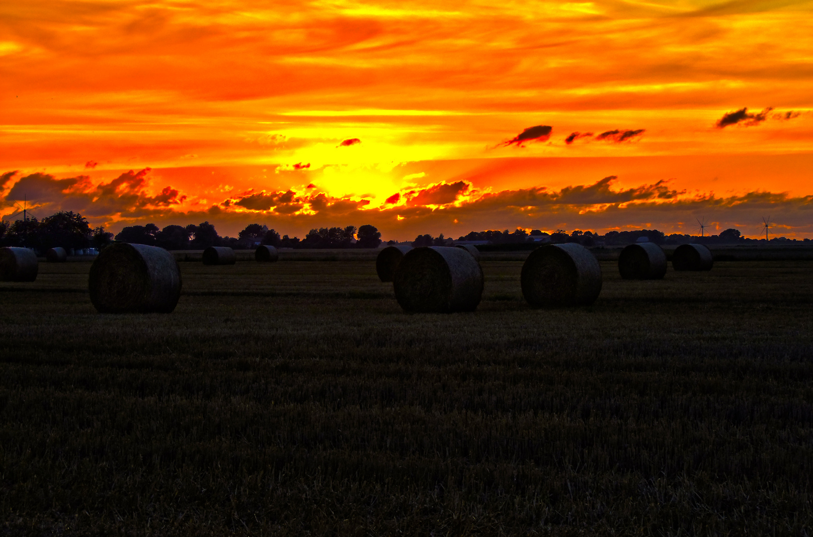 Rundballen , Dithmarschen Sonnenuntergang