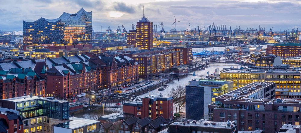 Rundblick über den Hafen