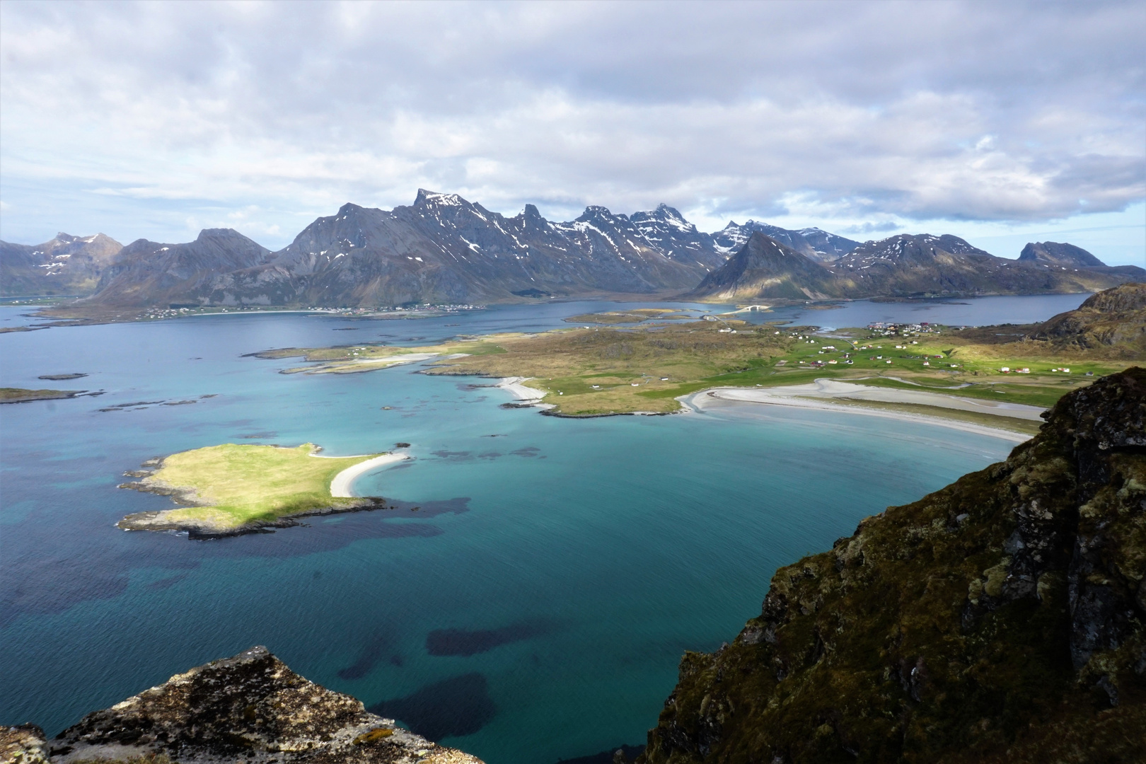 Rundblick von Ramberg bis Reinefjord