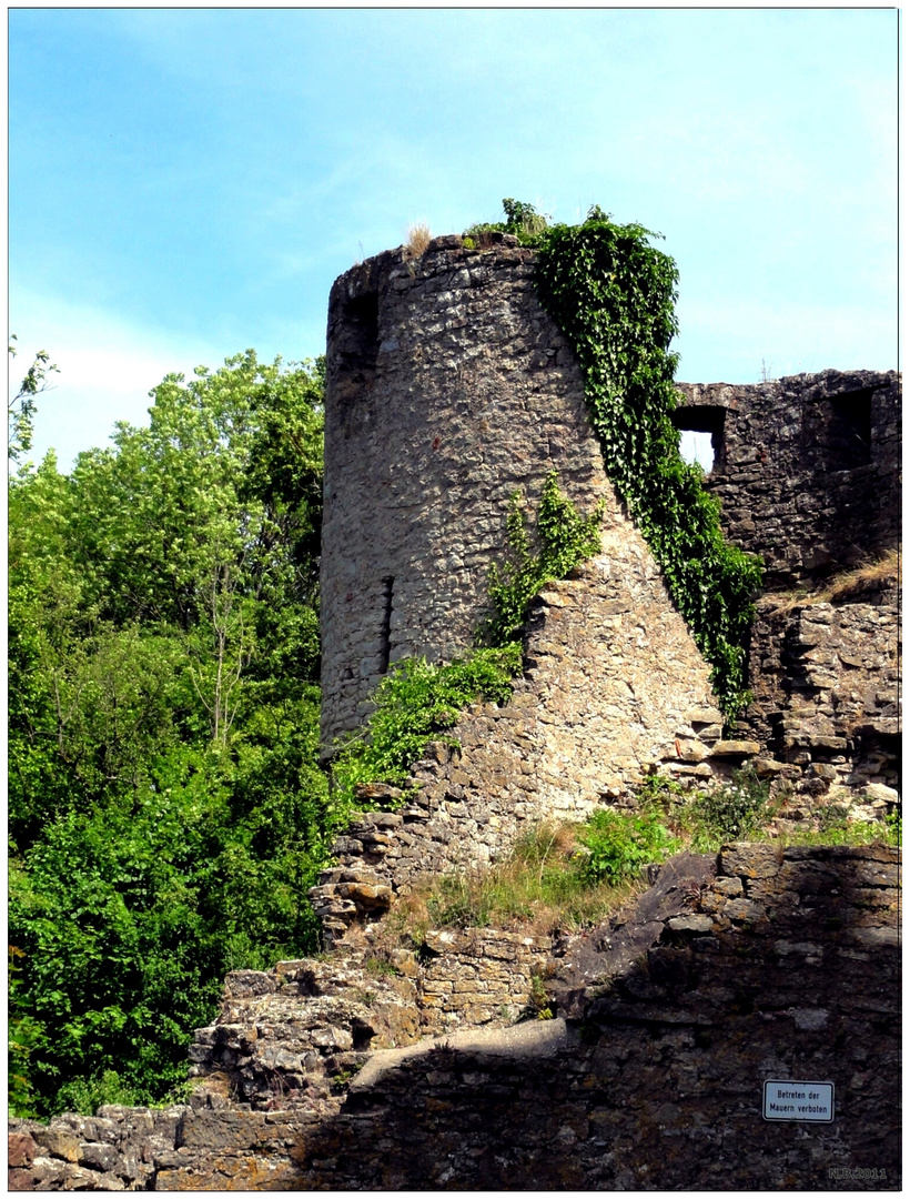 -runder Eckturm-