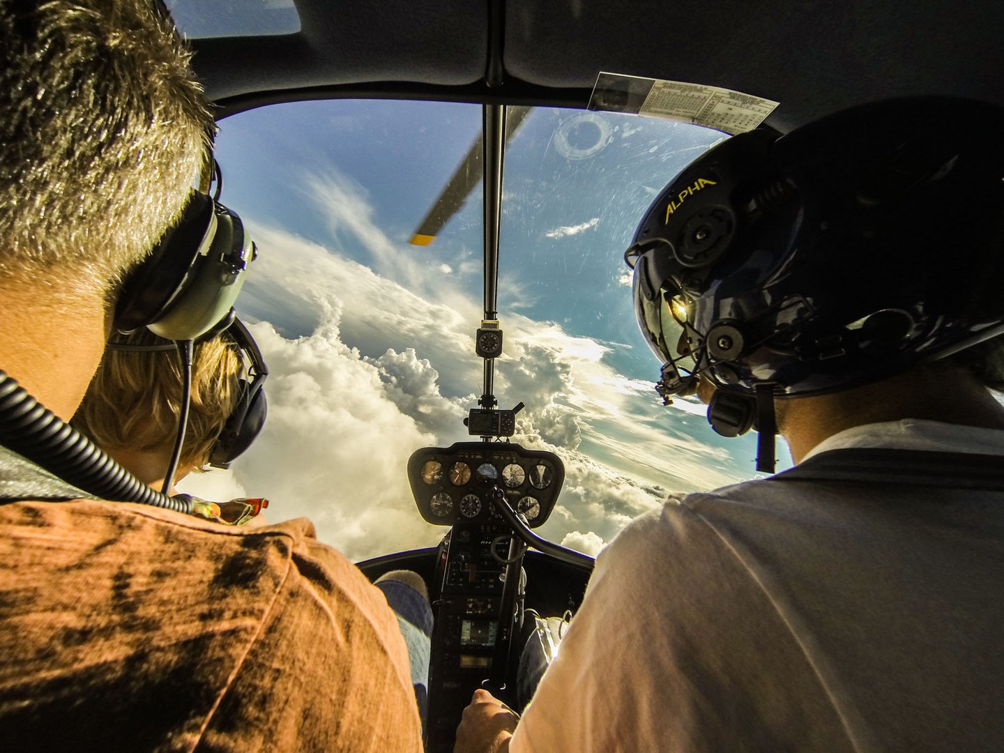 Rundflug durch die Alpen