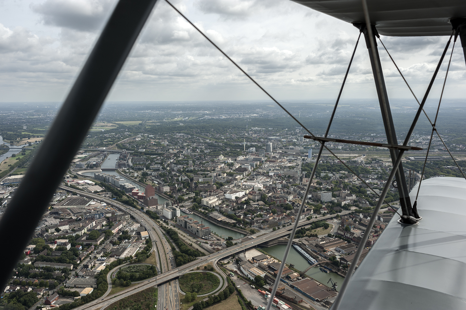 Rundflug mit Oldtimer Casa Bücker Doppeldecker - Foto 15