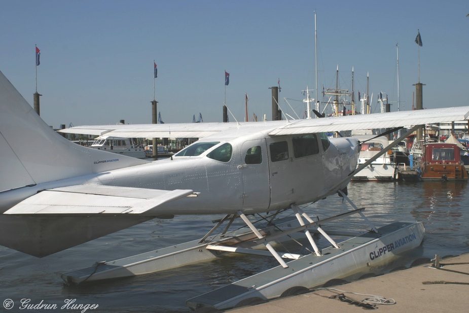 Rundflug über den Hamburger Hafen - 1