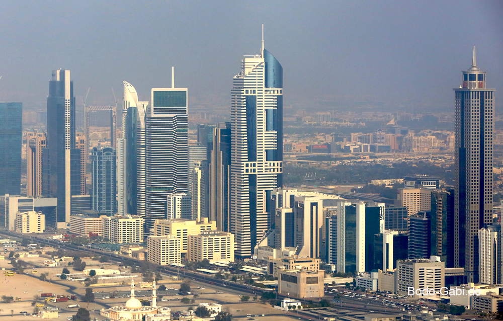 Rundflug über Dubai, Sheikh Zayed Road