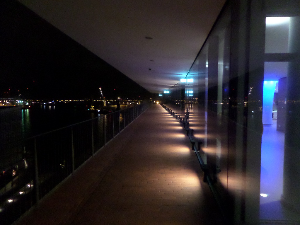 Rundgang Elbphilharmonie HH bei Nacht