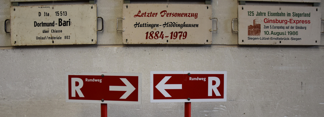Rundgangbeschilderung im Eisenbahnmuseum Bochum
