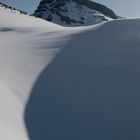 Rundschatten im Schnee