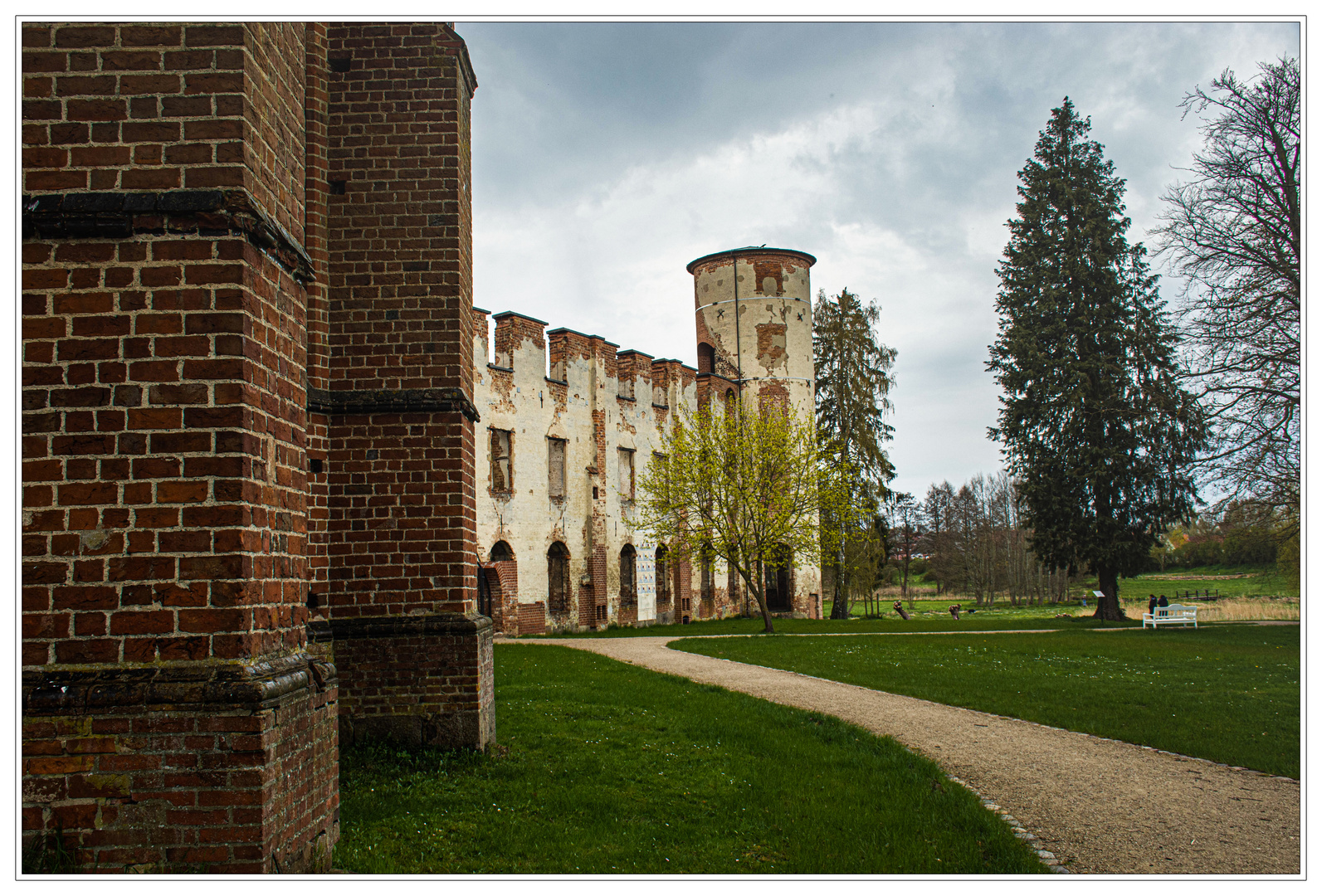 Rundweg an den Klostermauern