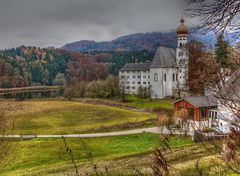 Rundweg um See und Kloster