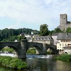 Runkel an der Lahn mit mittelalterlicher Burg (Panoramaaufnahme)