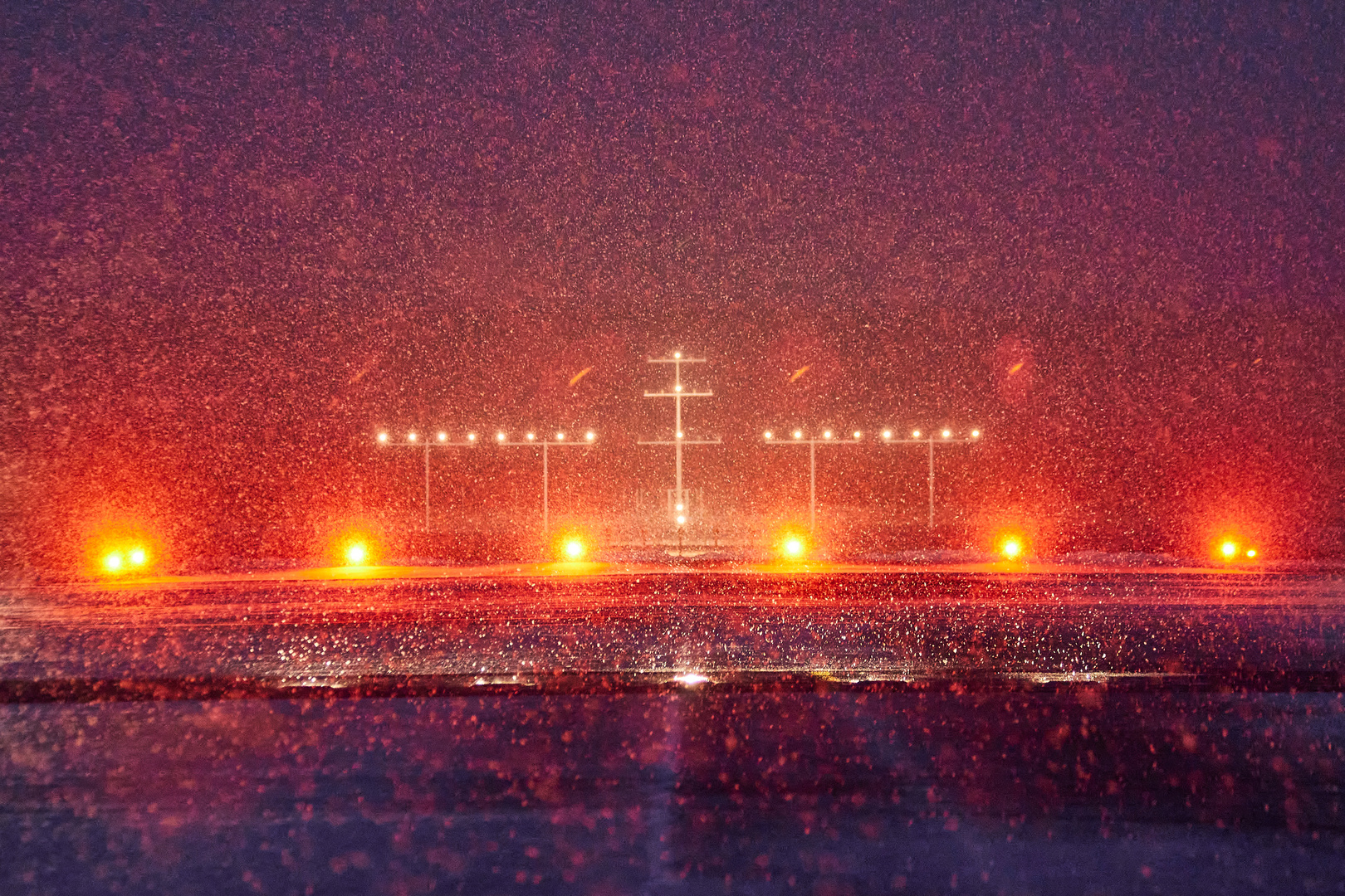 Runwaylights and Snow