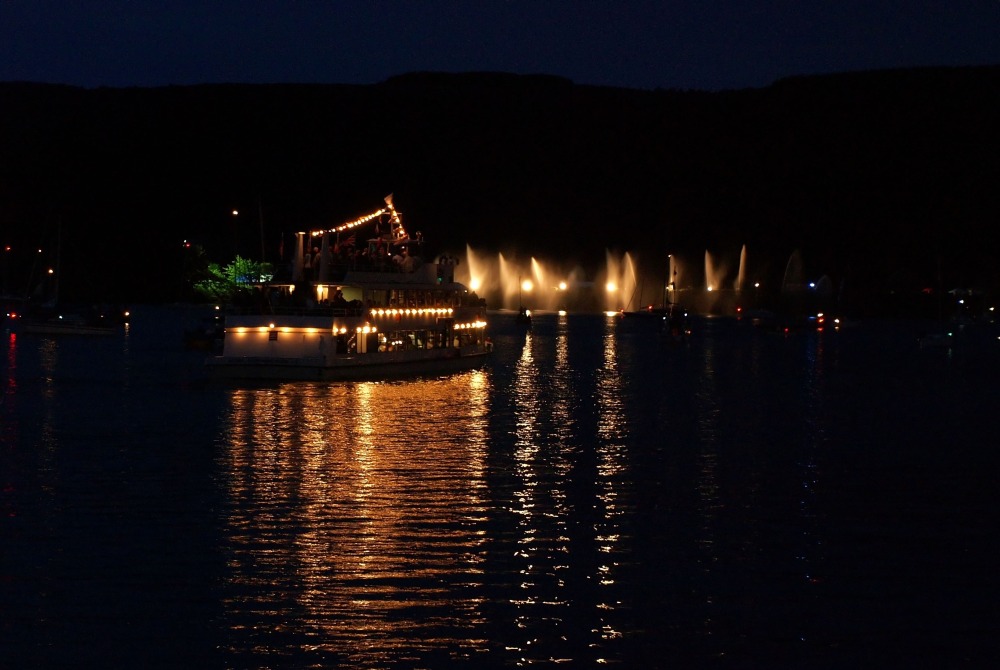 Rursee in Flammen - Auf hoher See