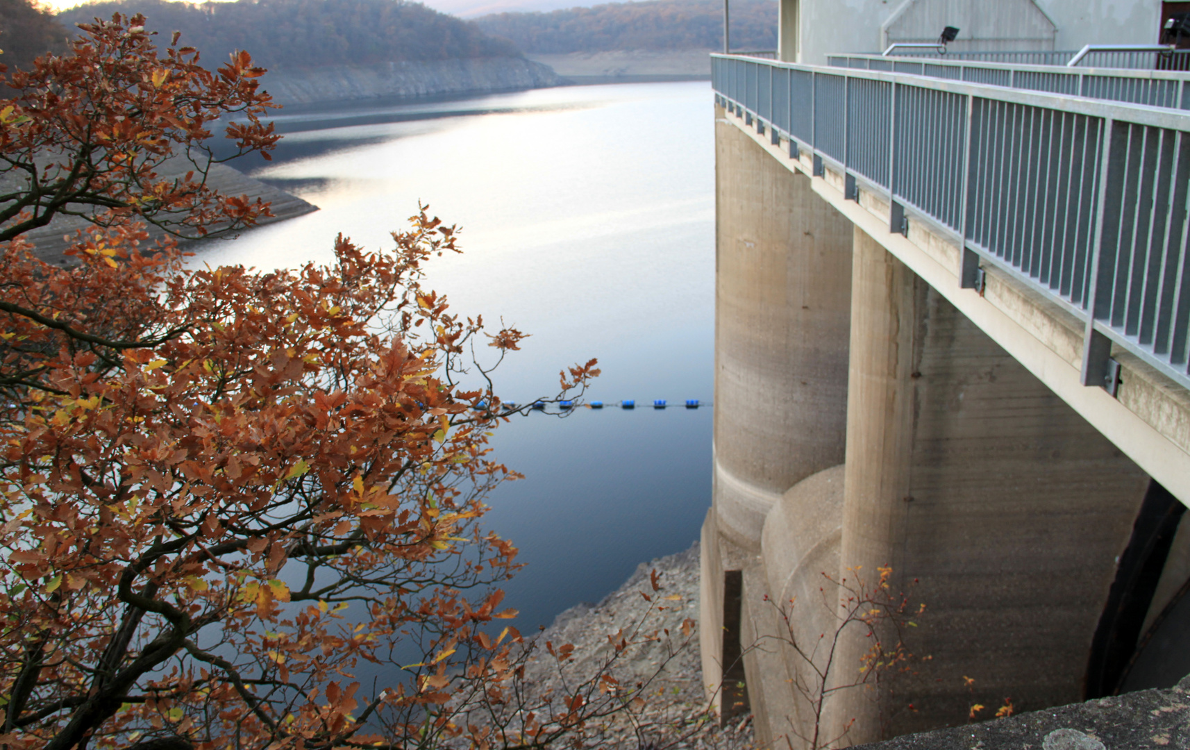 Rurstausee - Staumauer Schwammenauel