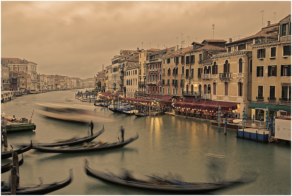 Rush Hour auf dem Canal Grande