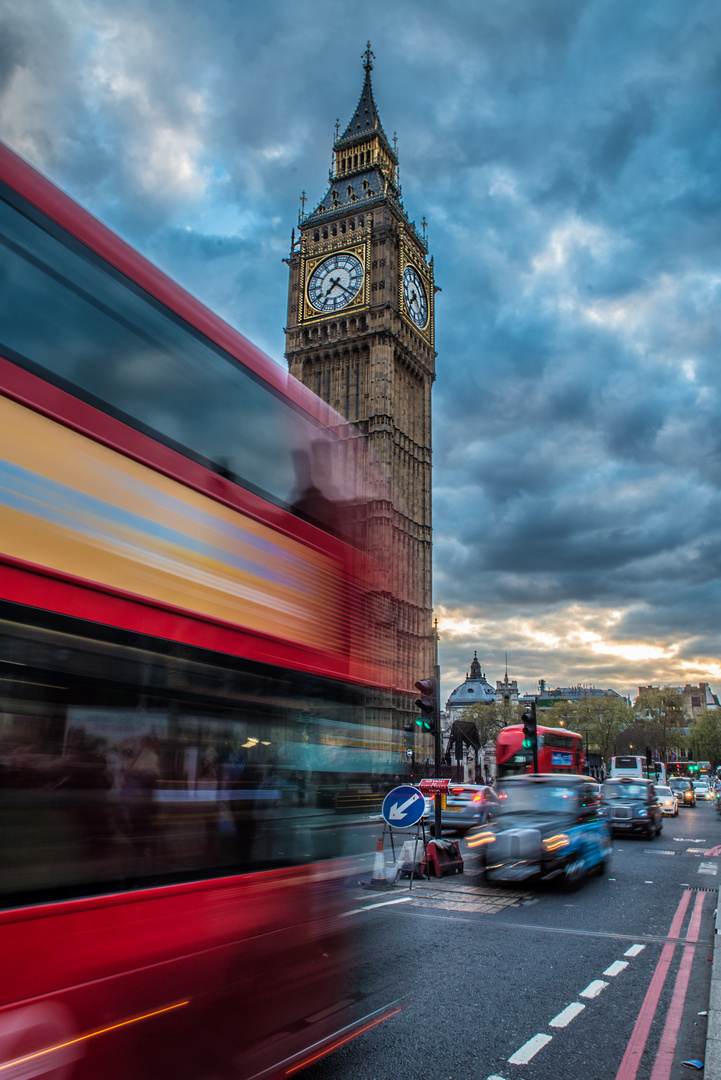 rush hour @ blue hour