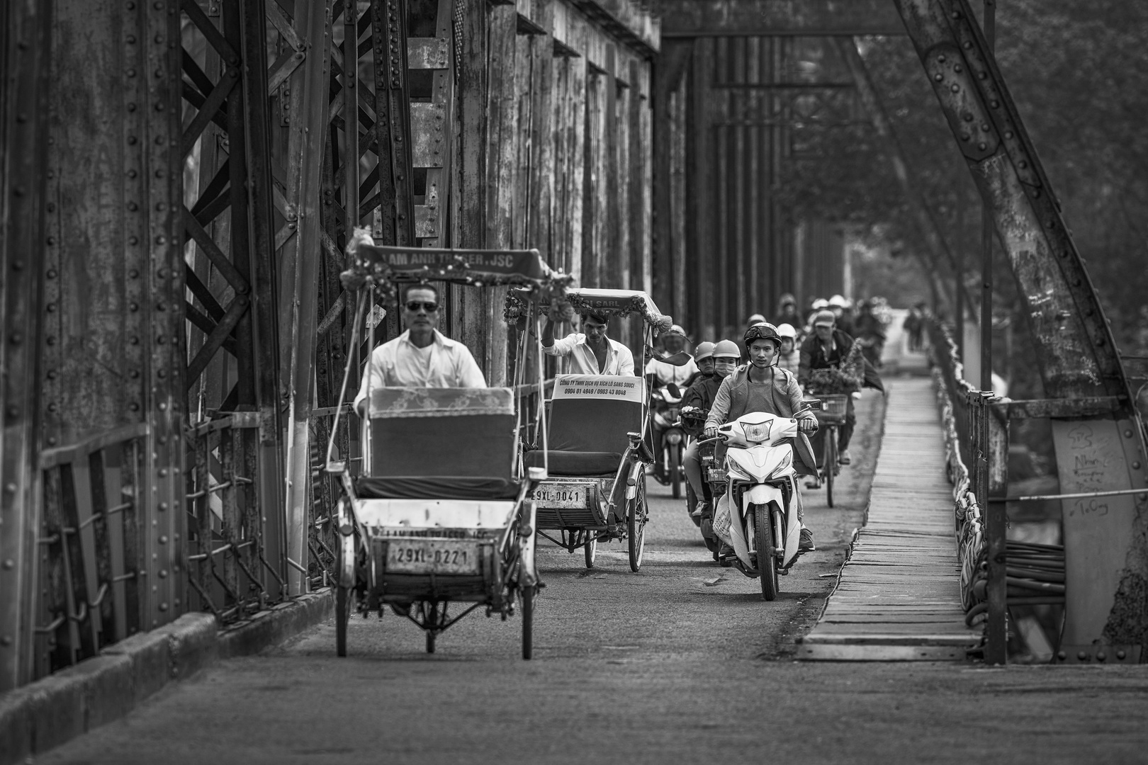 Rush Hour, Long-Bien-Brücke