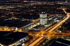 Rush hour vor der BMW Zentrale