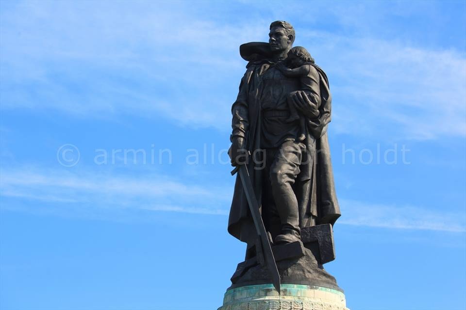 Russen soldier treptower park, Berlin