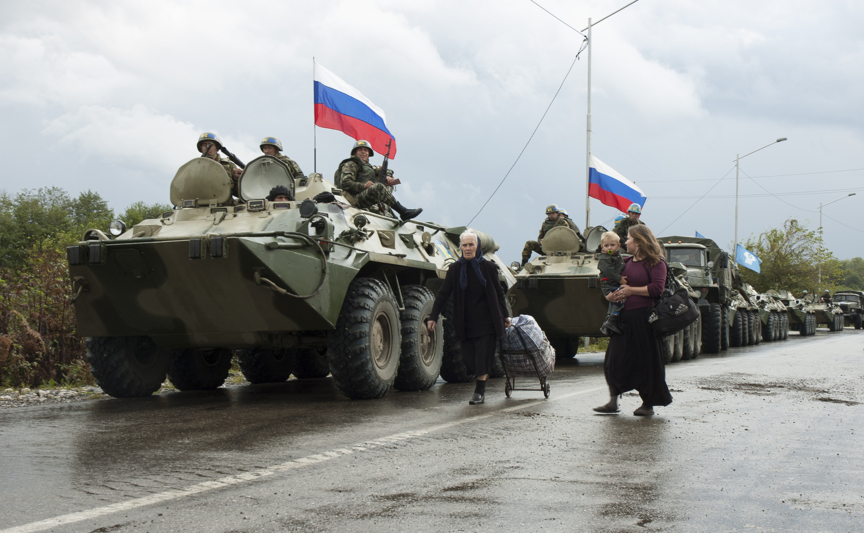 Russian tanks leaving Georgia 2008