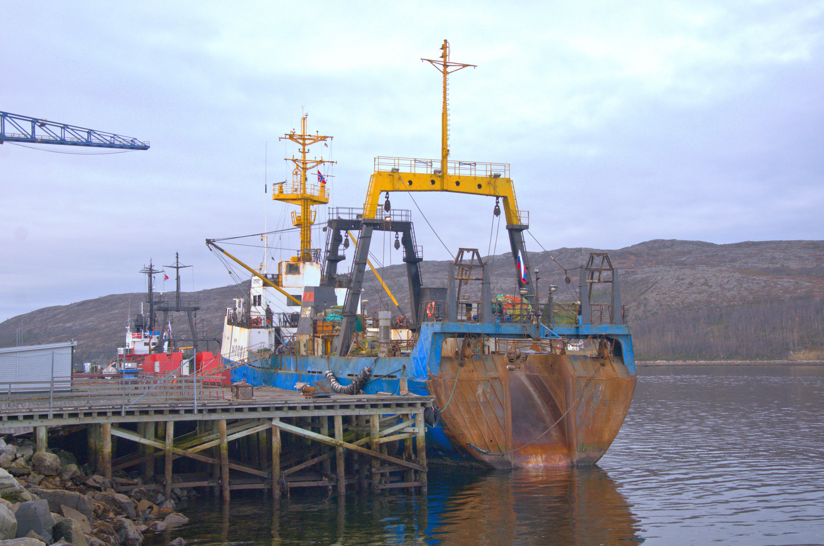 Russischer Trawler im Hafen von Kirkenes