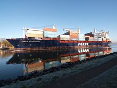 Russisches Containerschiff FESCO VORONEZH auf dem Nord-Ostsee-Kanal