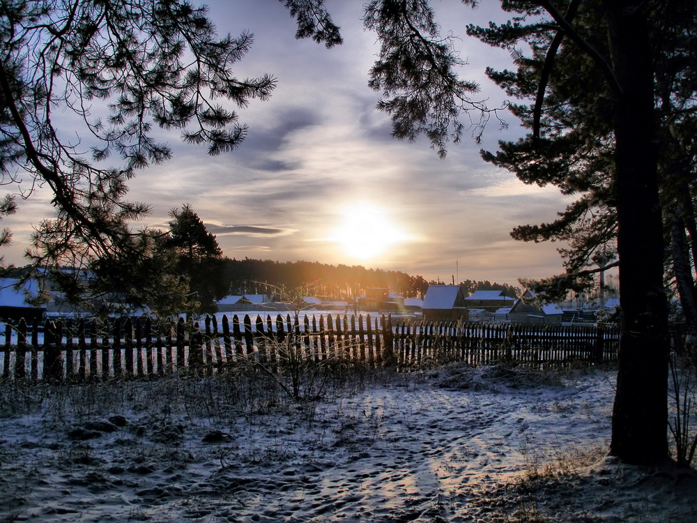 Russisches Dorf "Smolny" im Winter. von Marijaru 