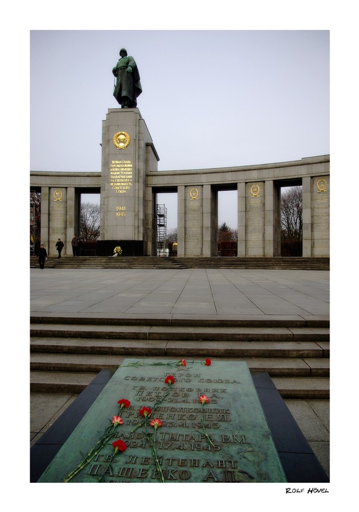 Russisches Ehrenmal - Russian Monument of honour