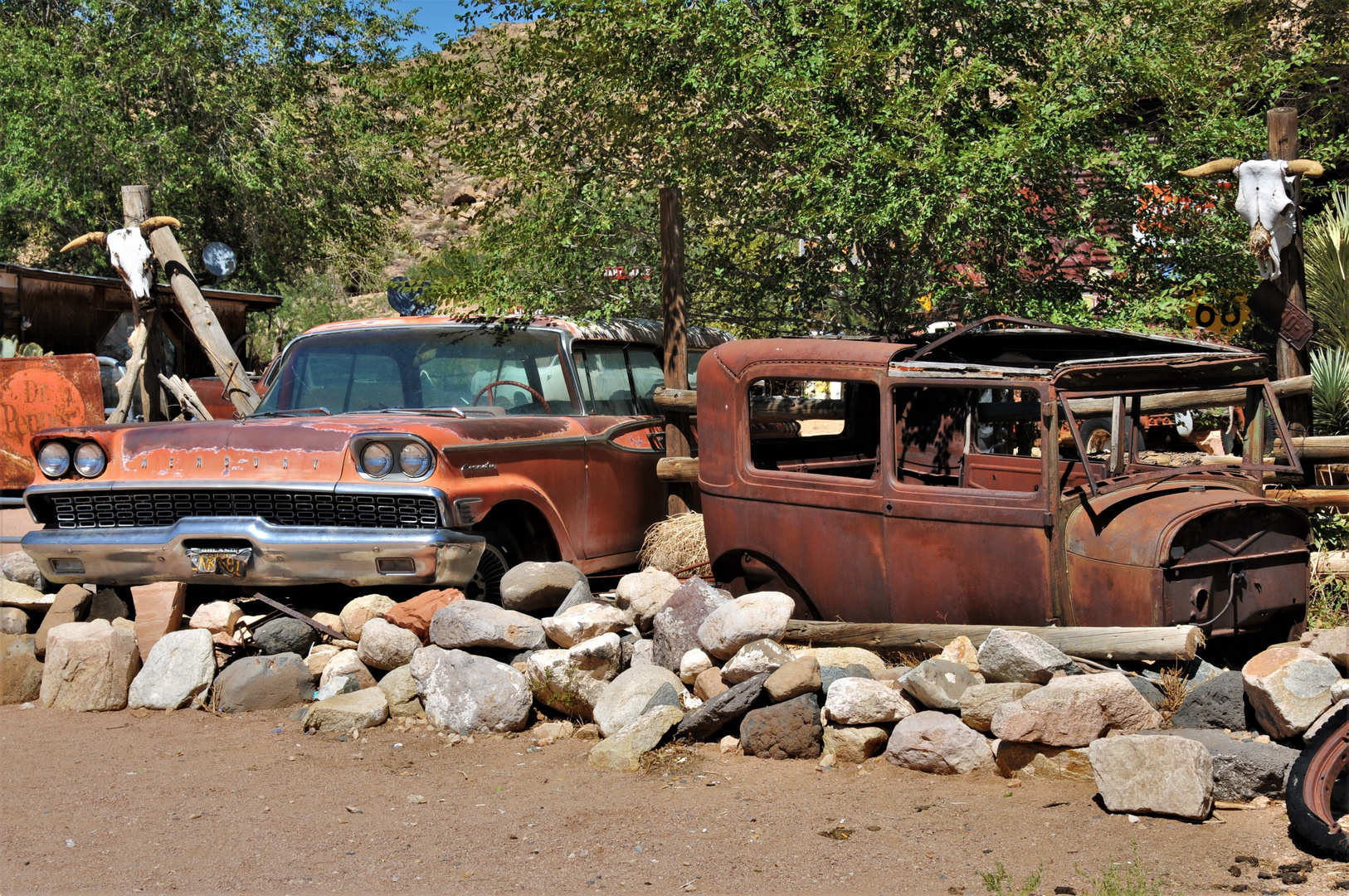 Rusty Cars at Route 66