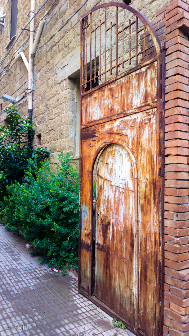 rusty gate