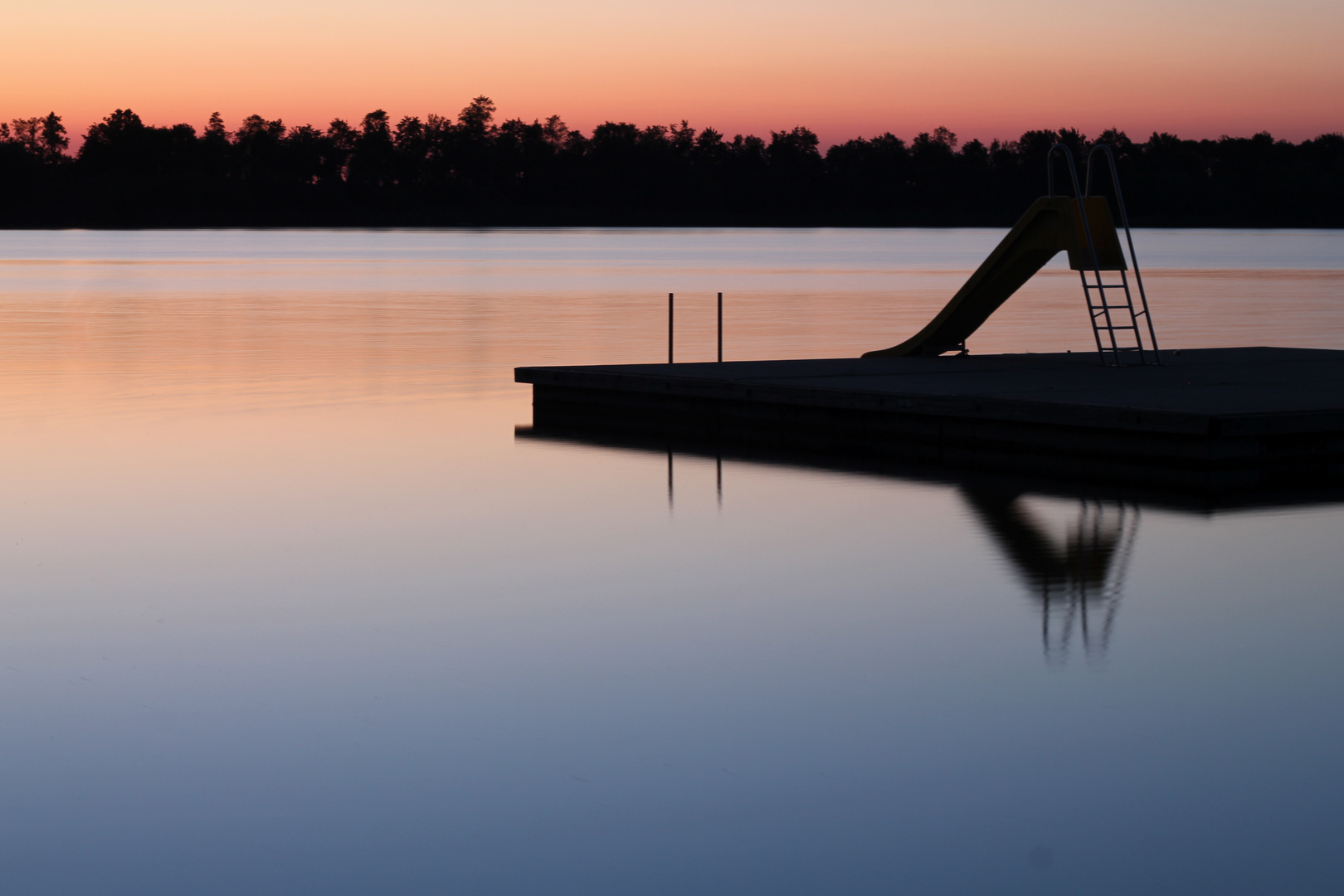 Rutsche im Abendlicht