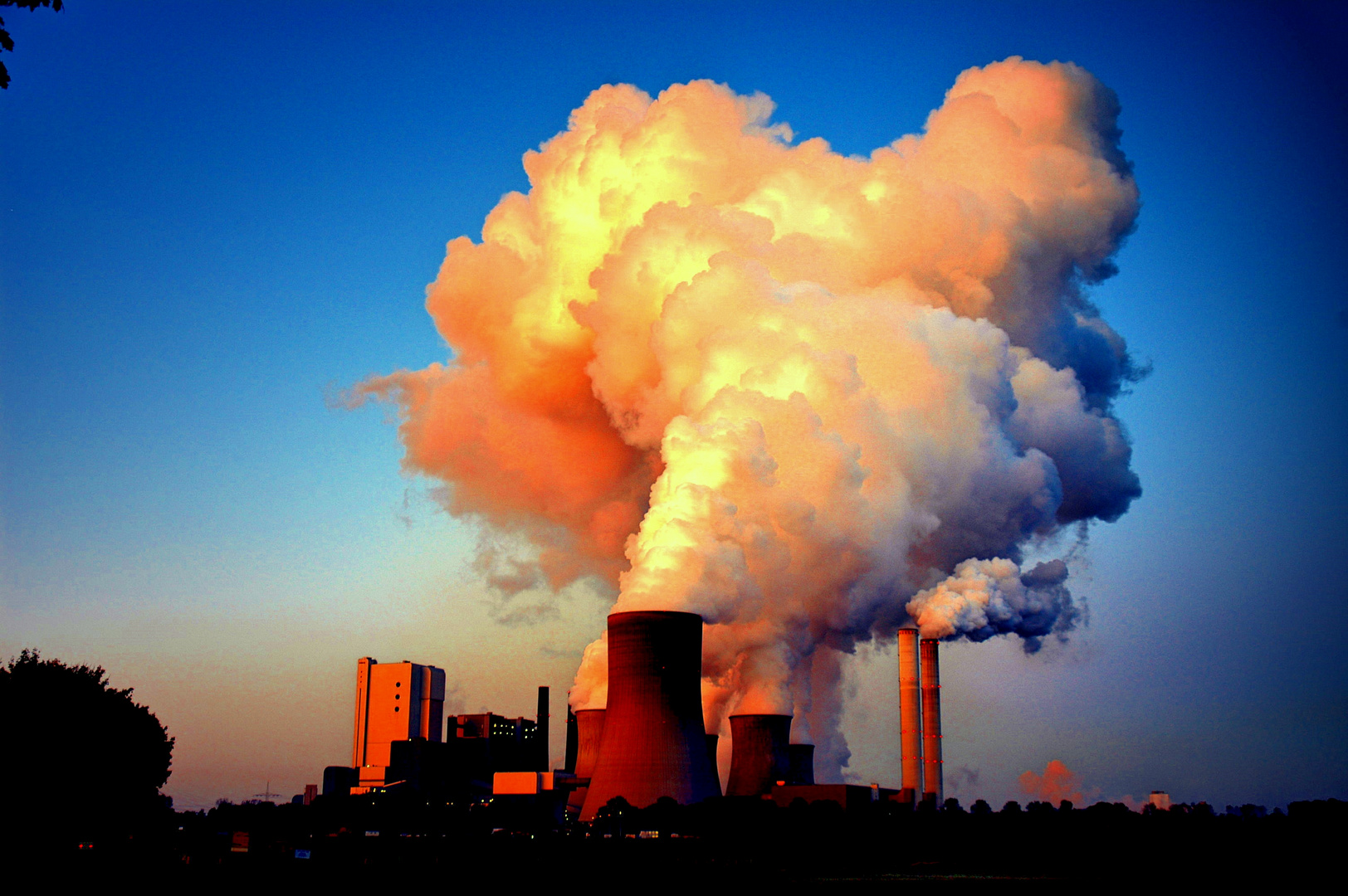 RWE-Kohlekraftwerk Niederaußem Foto & Bild | dokumentation, tagebau